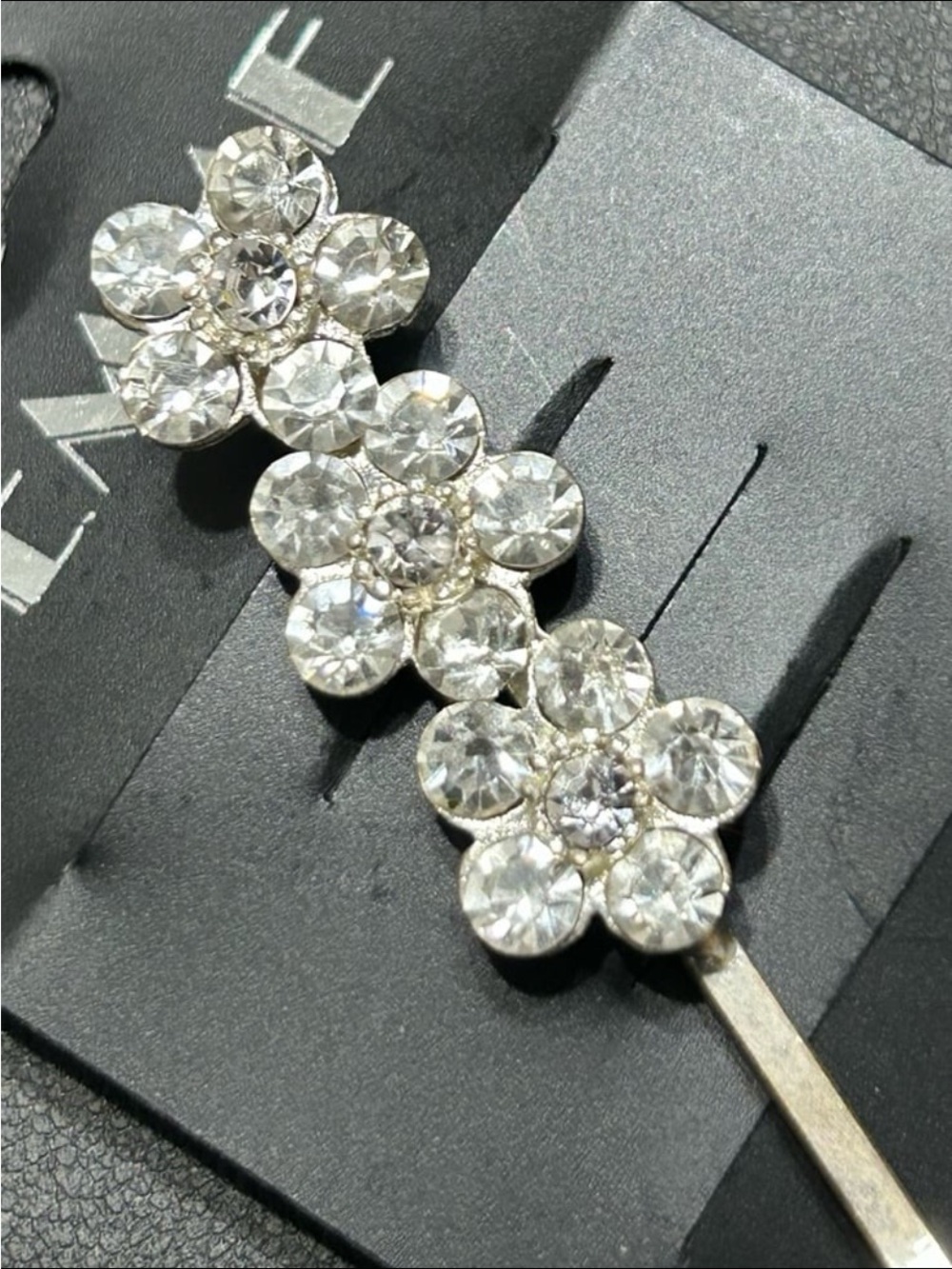 NWT Femme hair pin